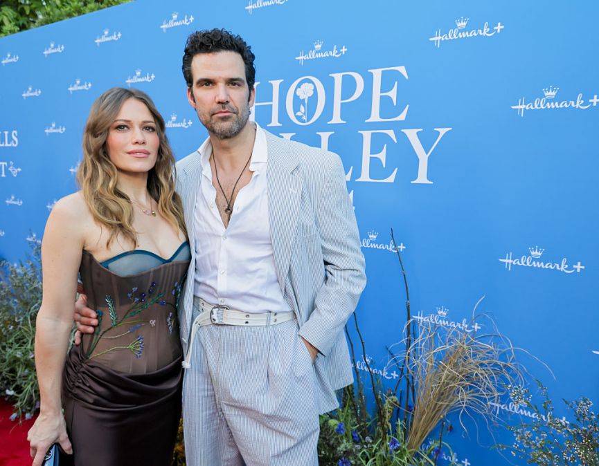 Bethany Joy Lenz and Benjamin Ayres