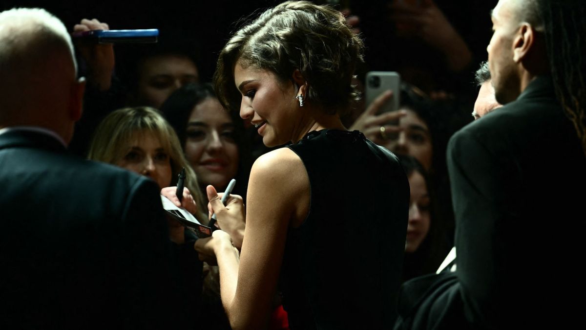 Zendaya with Fans