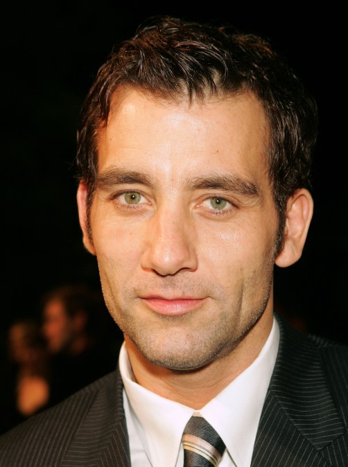 Clive Owen at the "Closer" premiere in 2004.