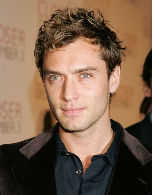 Jude Law at the "Closer" premiere in 2004.