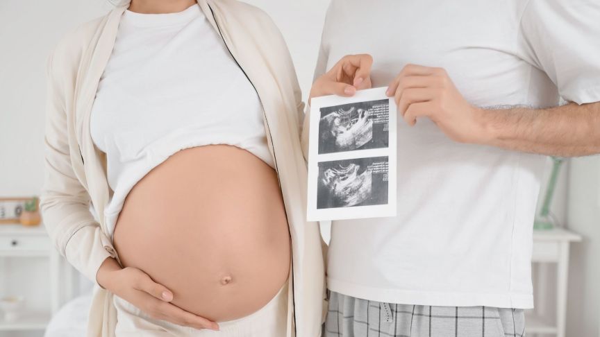 Nathan Dean & Kate Dean announced on MArch 21 that they are pregnant.