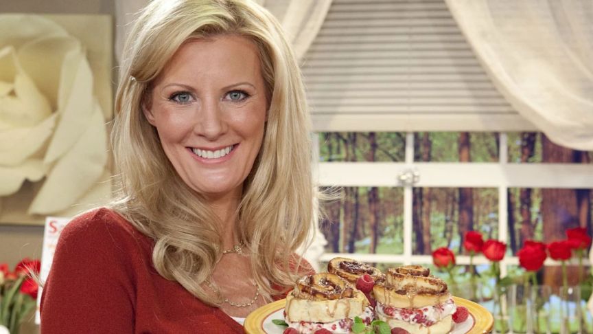 Sandra Lee pictured on the set of "Semi Homemade"