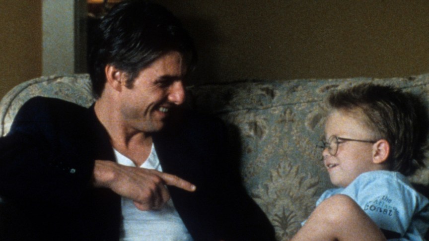 Tom Cruise points to Jonathan Lipnicki in scene from "Jerry Maguire"