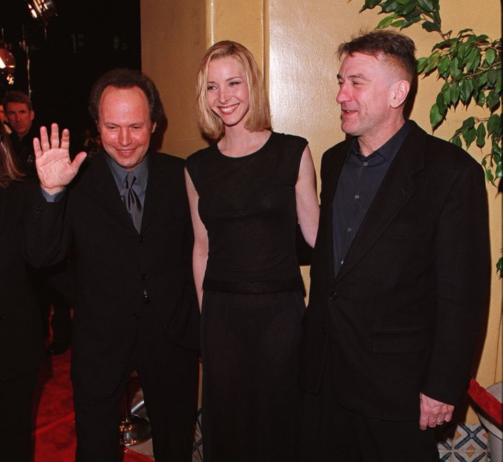 Billy Crystal, Lisa Kudrow and Robert De Niro arrive for the world premiere of "Analyze This."