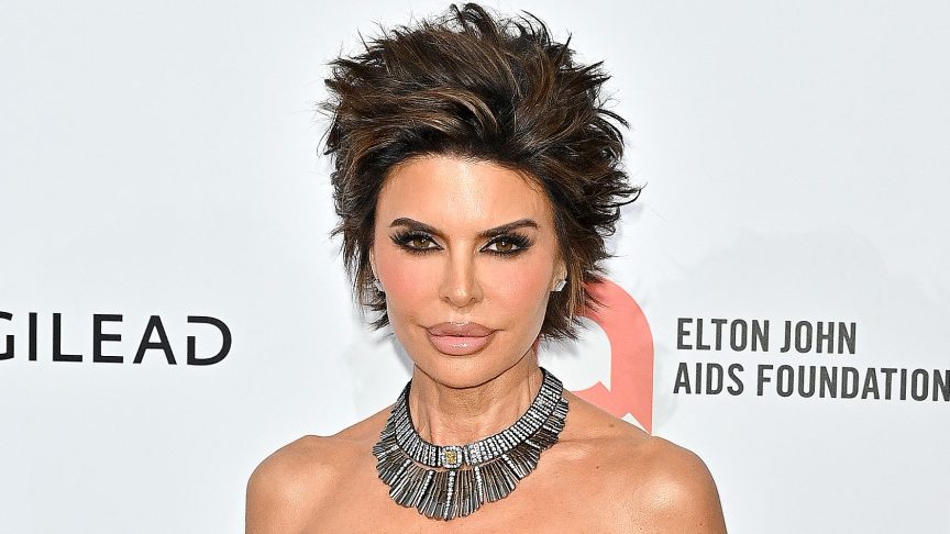 Lisa Rinna attends Elton John AIDS Foundation event on red carpet