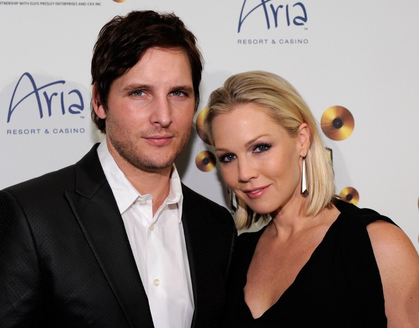 Actor Peter Facinelli (L) and actress Jennie Garth 