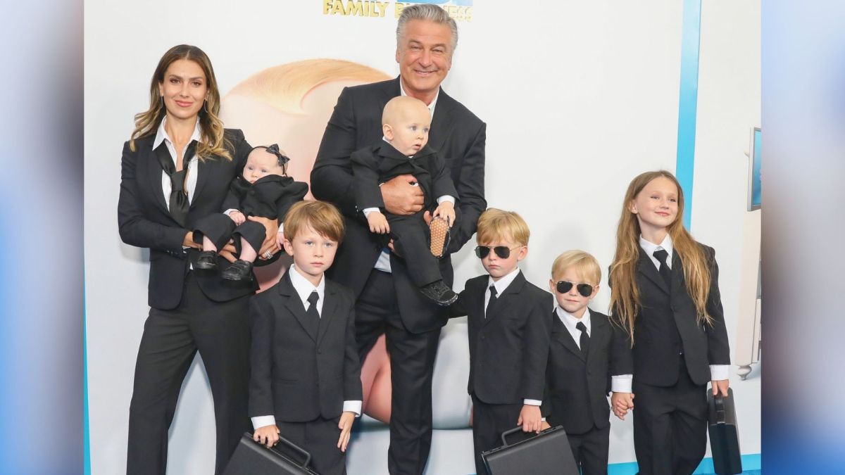Alec and Hilaria Baldwin with 6 of their 8 children.