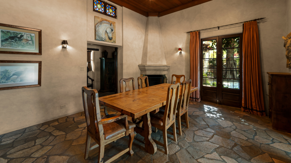 Hummingbird Nest Ranch