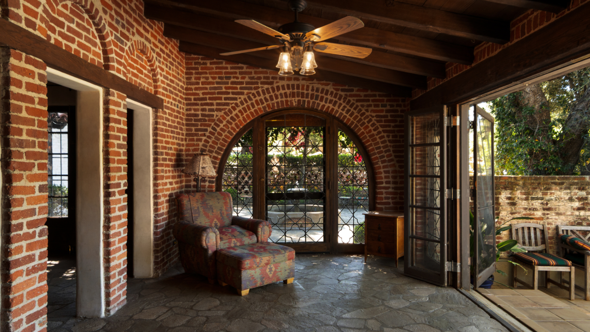 Hummingbird Nest Ranch