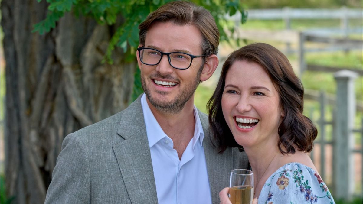 Evan Williams and Chyler Leigh in The Way Home
