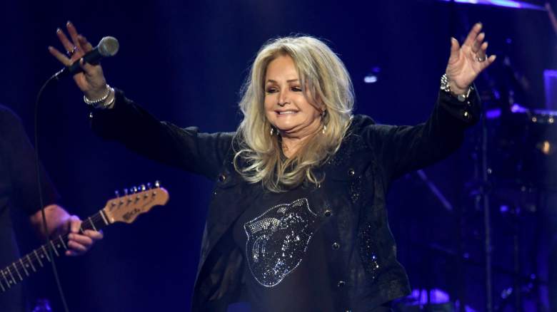 Bonnie Tyler singing onstage