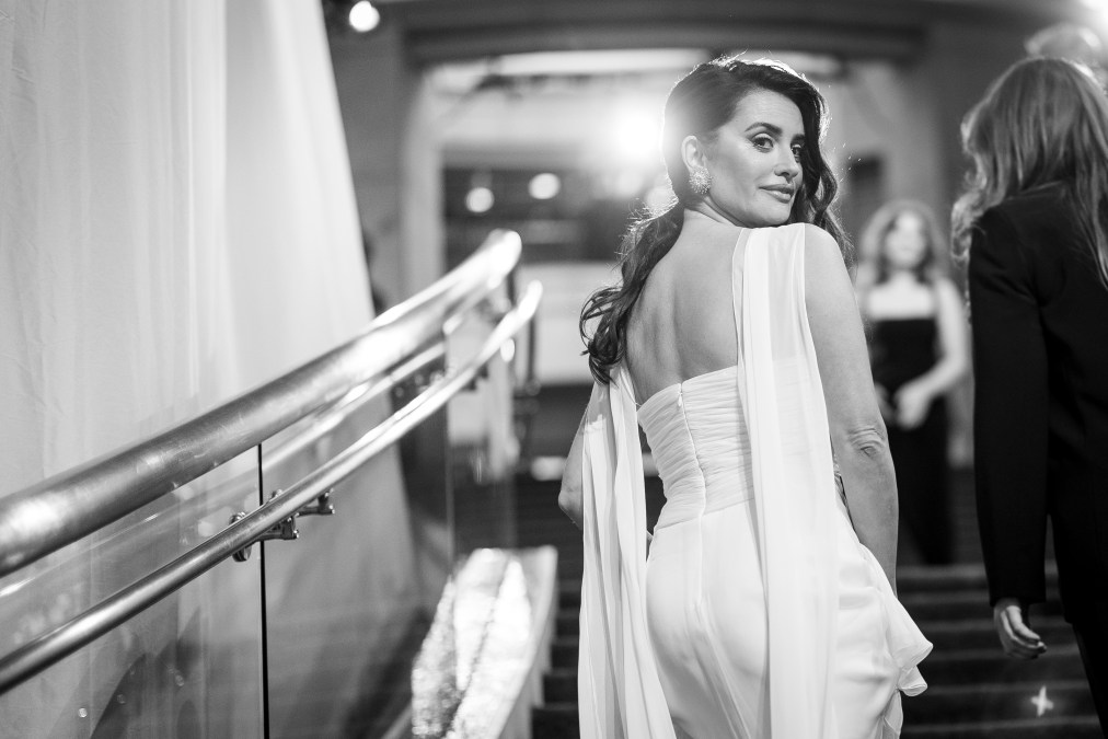 Penélope Cruz attends the 97th annual Oscars