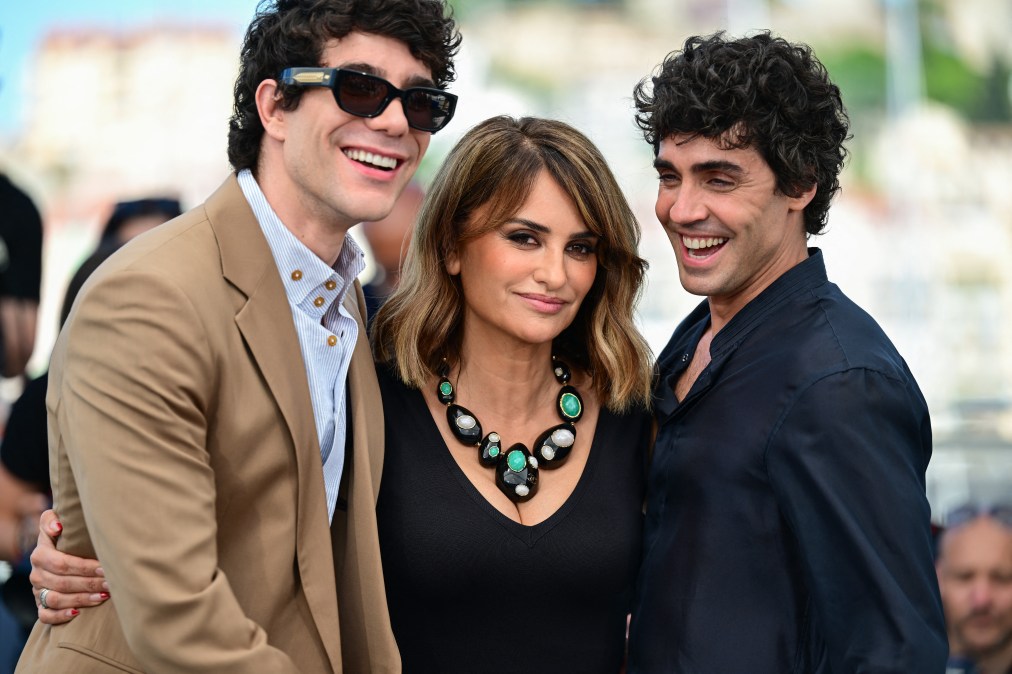 Javier Calvo, Penelope Cruz and Javier Ambrossi pose during a photocall of the film "La Bola Negra"