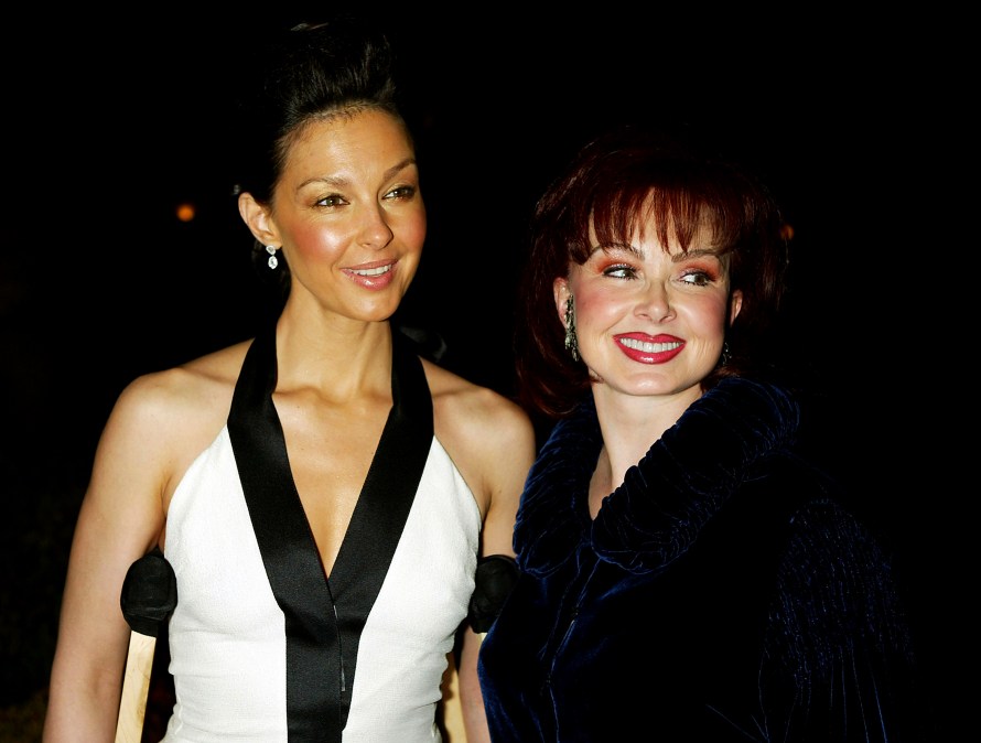 Actress Ashley Judd (left) and her mother singer Naomi Judd