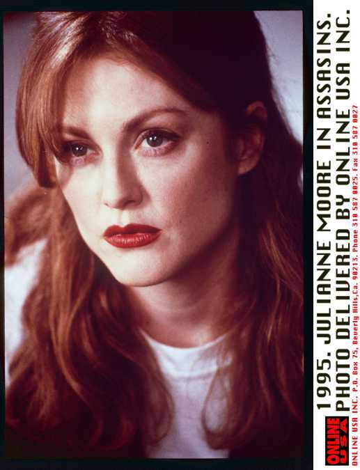 372614 01: JULIANNE MOORE IN ASSASINS