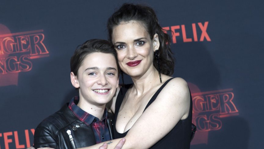 Noah Schnapp (WIll Byers) and Winona Ryder (Joyce Byers).