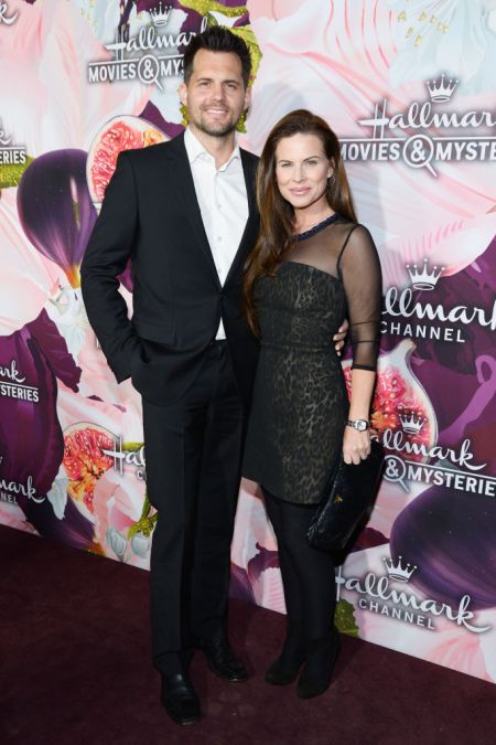 Kristoffer Polaha and Julianne Morris