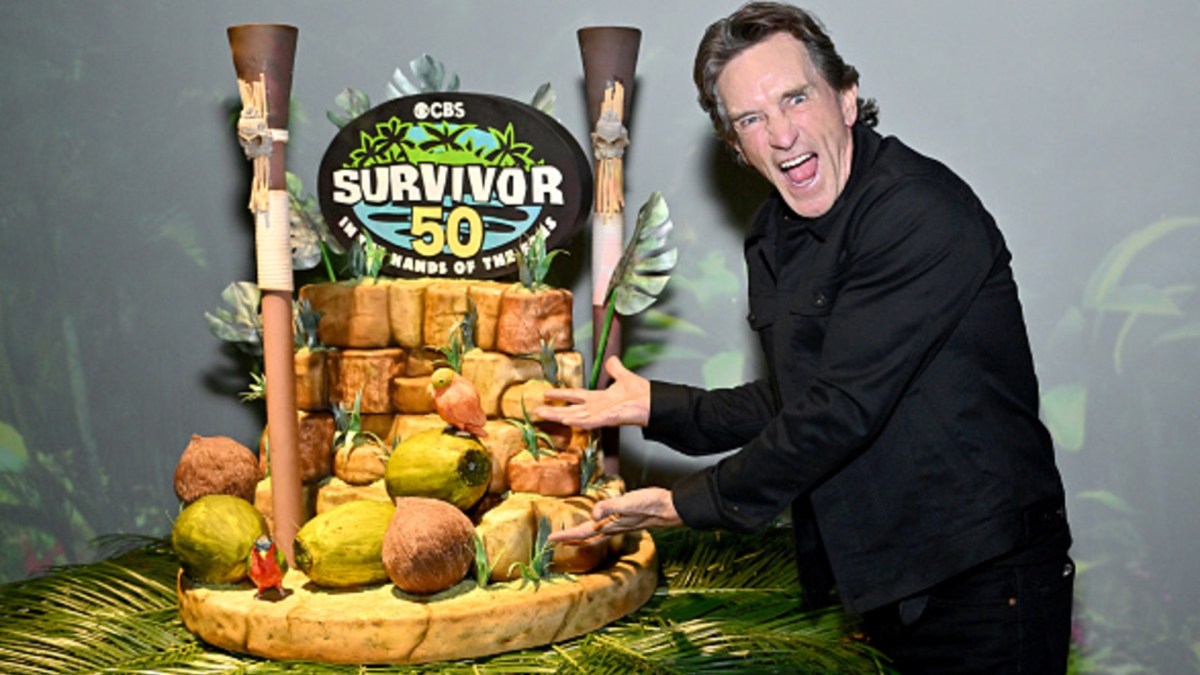 Jeff Probst Survivor 50 premiere