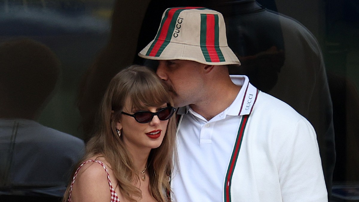 Taylor Swift Travis Kelce on date