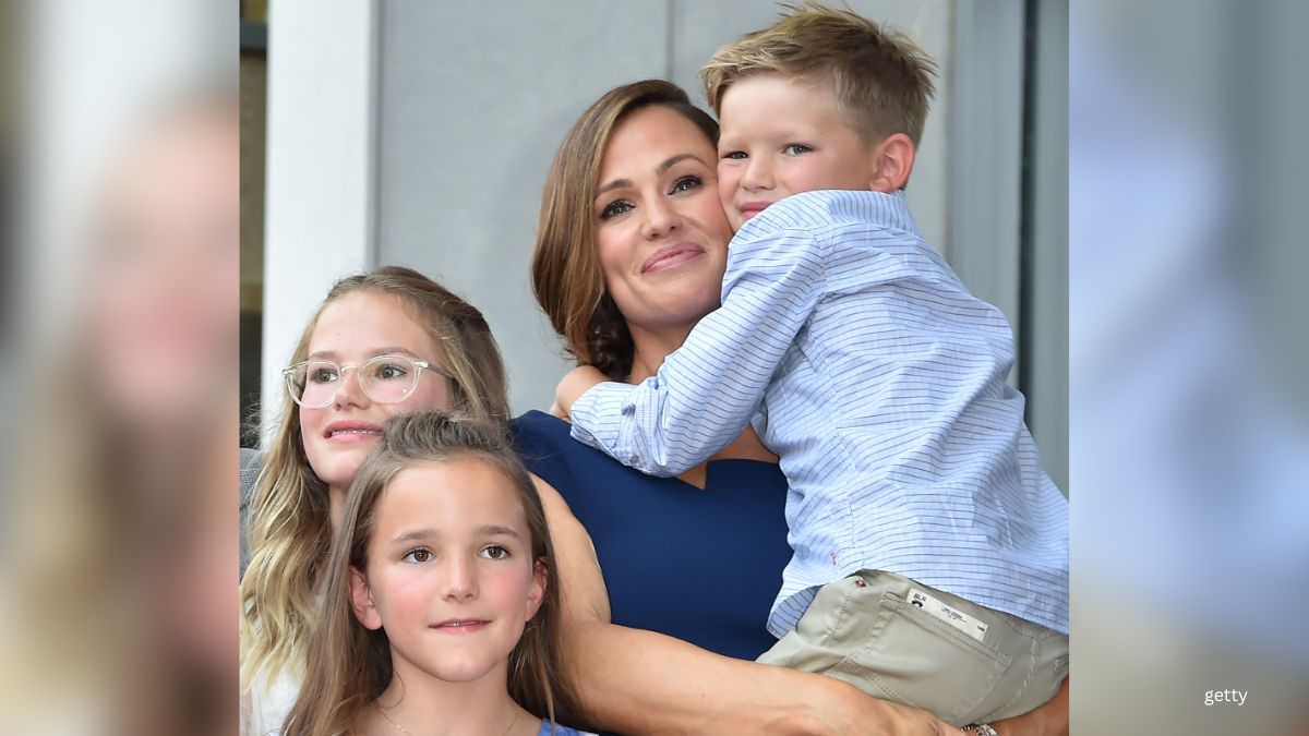 Jennifer Garner and her kids: Violet, Fin, and Samuel