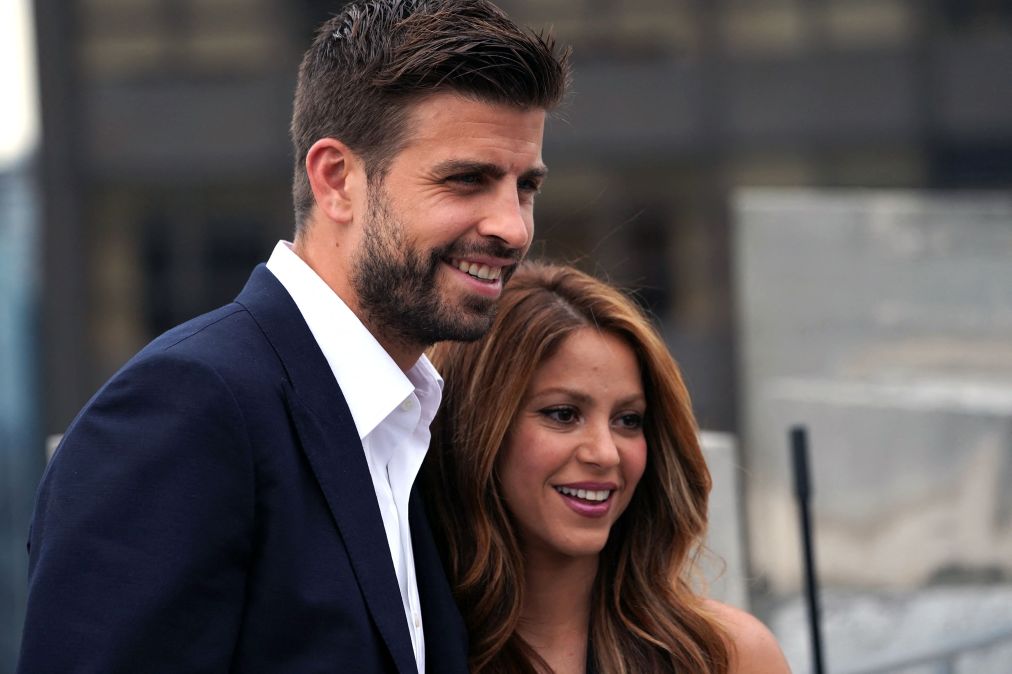 Gerard Piqué with Shakira in 2019.