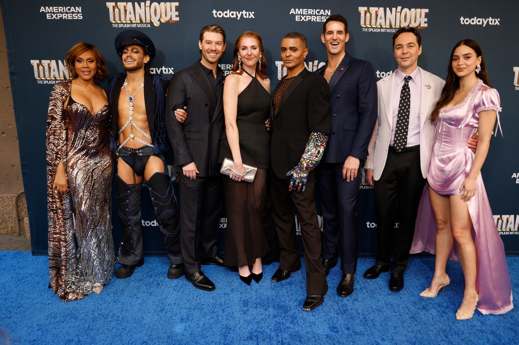 Broadway cast of Titanique