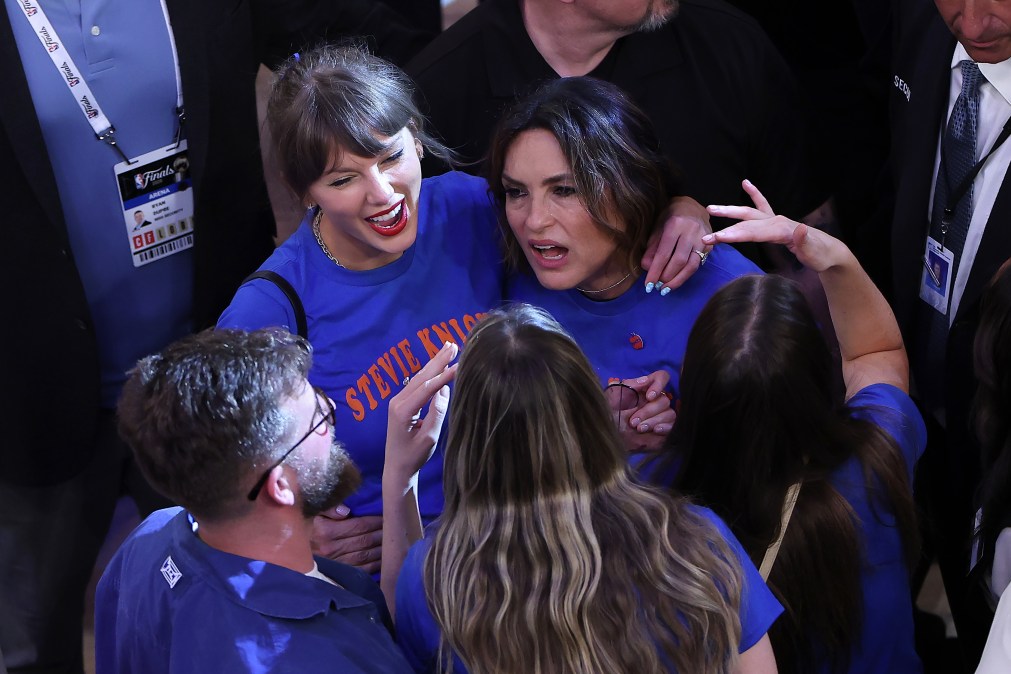 Taylor Swift Mariska Hargitay