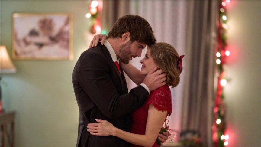 Nick Bateman and Jen Lilley in Hallmark's 'Love Under the Mistletoe'