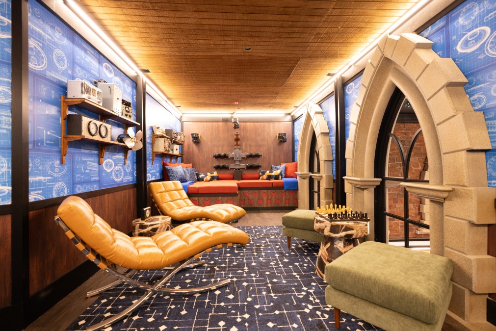 BB 28 House Lounge
