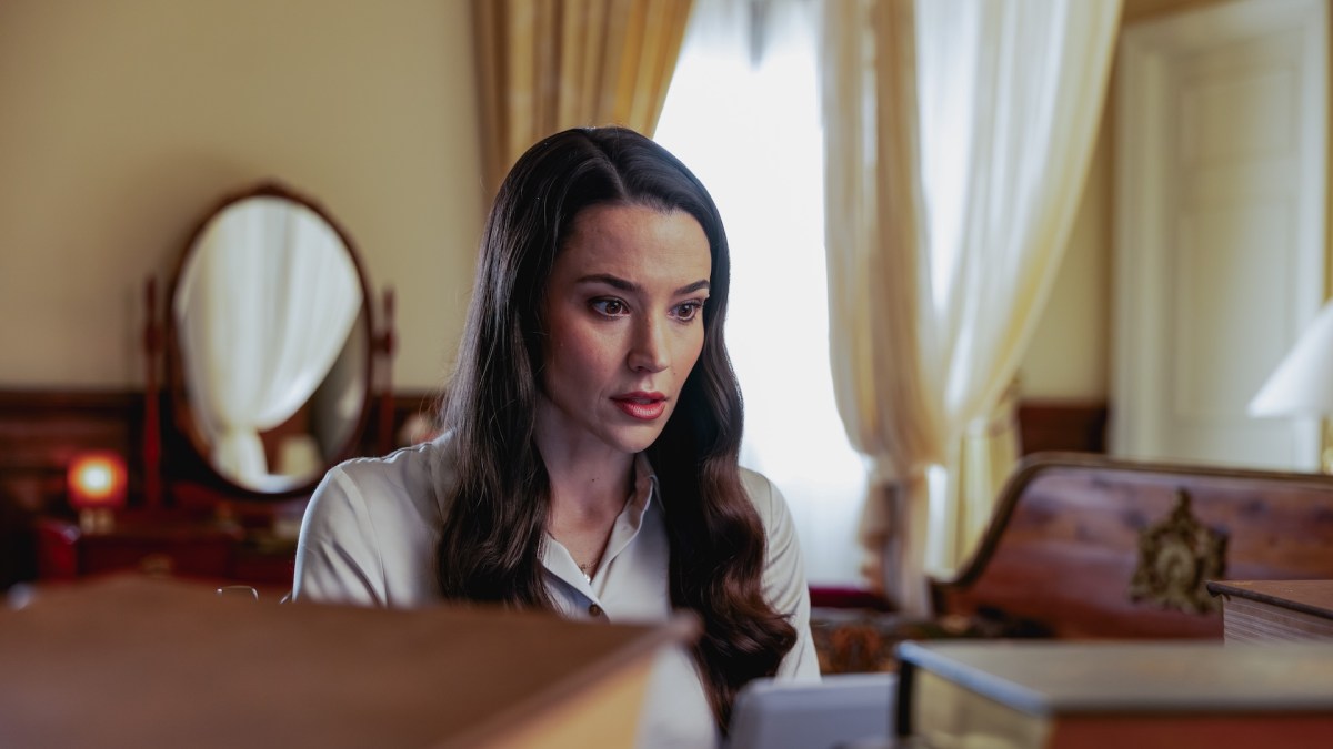 Rhiannon Fish in 'A Prince in Paradise: A Royal Wedding'