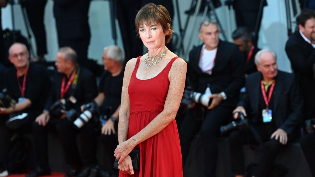 Julianne Nicholson