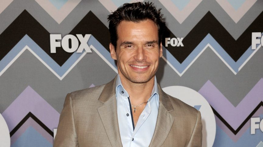 Antonio Sabato Jr. has ended his near-decade long relationship with fiance Katia Fernandez. The "General Hospital" star and underwear model was not publicly engaged to Fernandez.