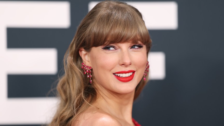 Closeup of Taylor Swift.