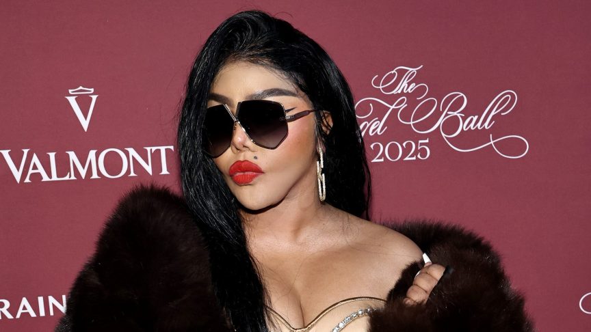 Lil' Kim on the red carpet.