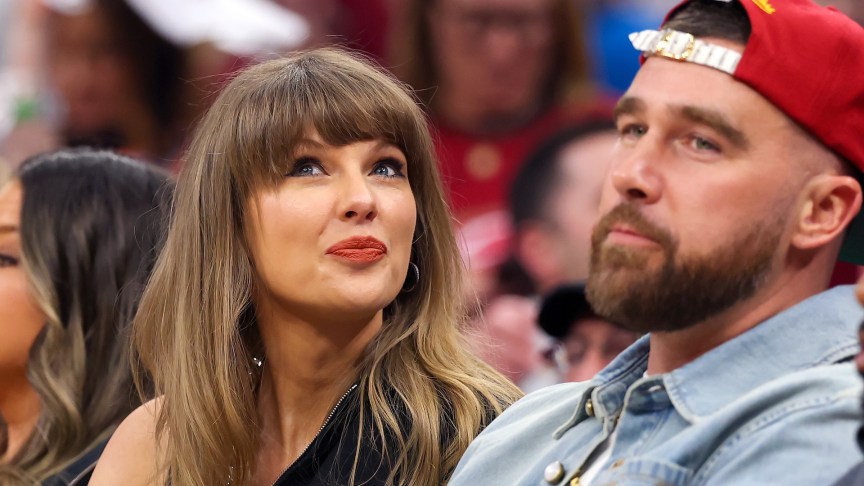 Taylor Swidrt and Travis Kelce attend a Knicks game.