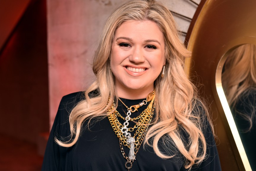 Kelly Clarkson attends the Warner Music Group Pre-Grammy Party in association with V Magazine.