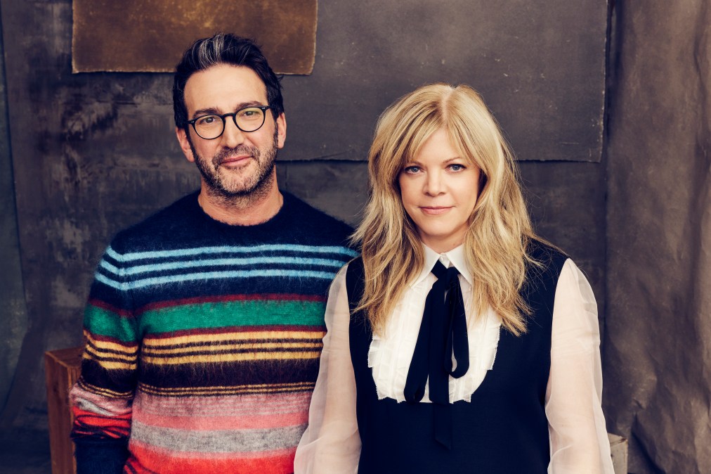 (L-R) Stephanie Savage and Josh Schwartz