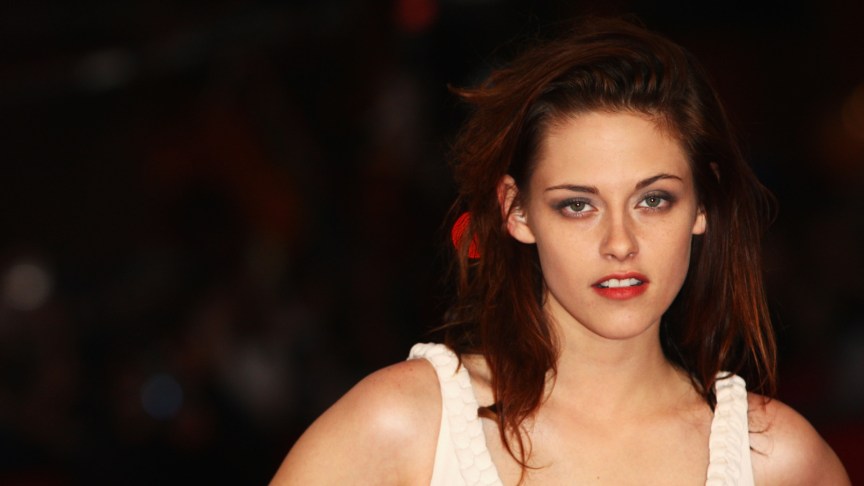 Kristen Stewart attends the attends the 'Twilight' Premiere in 2008
