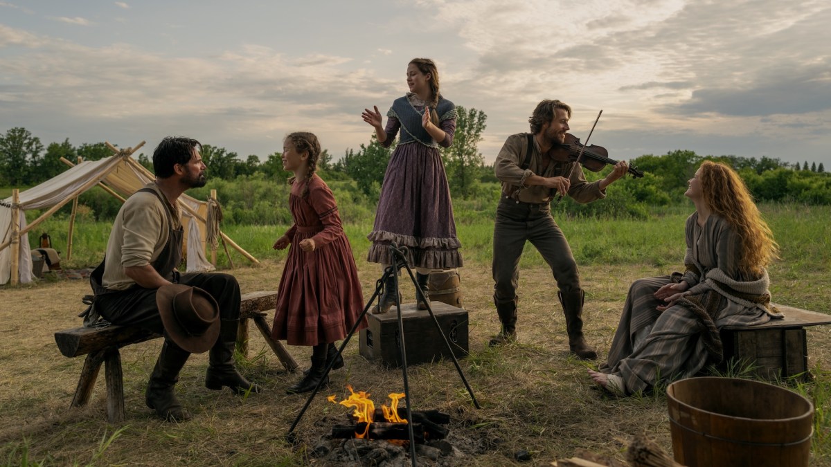L-R: Warren Christie as John Edwards, Alice Halsey as Laura Ingalls, Skywalker Hughes as Mary Ingalls, Luke Bracey as Charles Ingalls, Crosby Fitzgerald as Caroline Ingalls in 'Little House on the Prairie.'