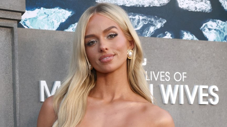 Miranda Hope poses on the "Secret Lives of Mormon Wives" carpet.