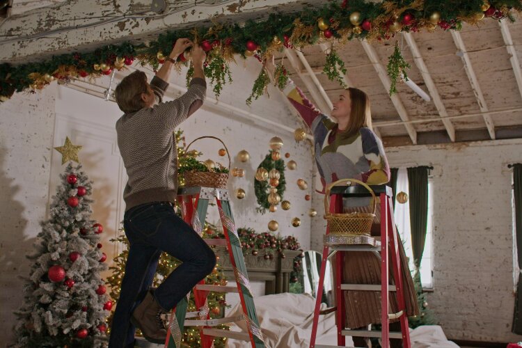 Stephen Huszar and Katherine Barrell in Hallmark's "O Little Christmas Market"