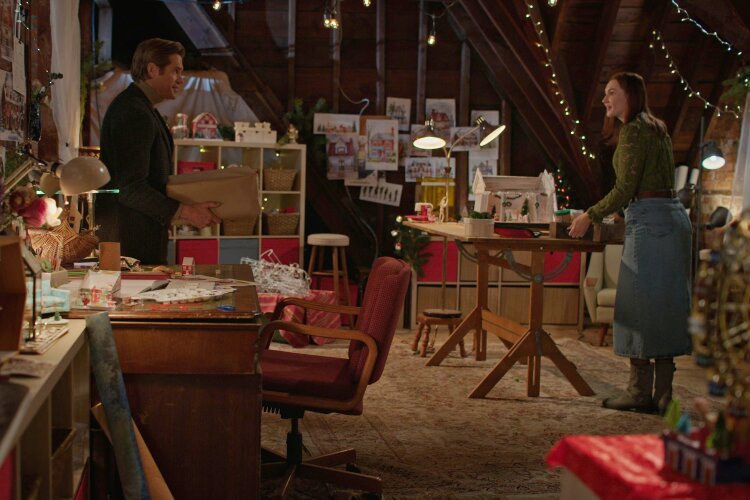 Stephen Huszar and Katherine Barrell in Hallmark's "O Little Christmas Market"
