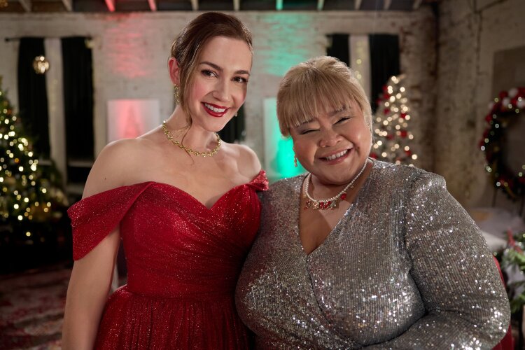 Katherine Barrell and Ann Pornel in Hallmark's "O Little Christmas Market"