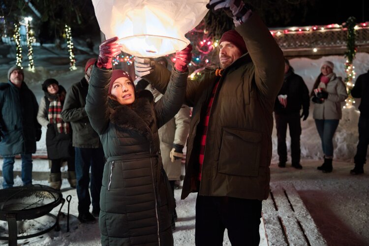 Hallmark's "Snowbound for the Holidays"