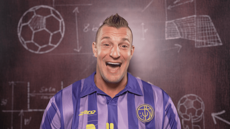 Rob Gronkowski with 'full Beckham'
