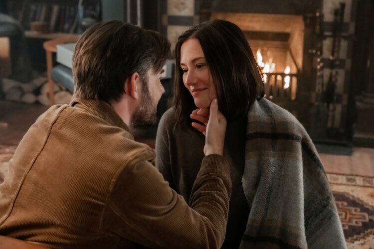 Elliot and Kat from Hallmark's "The Way Home"