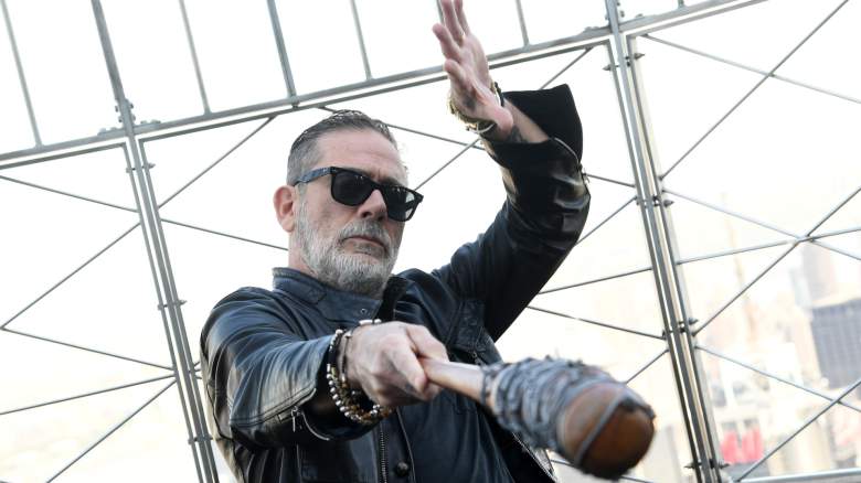 Jeffrey Dean Morgan is on the top floor the Empire State Building, pointing a bat at the camera.