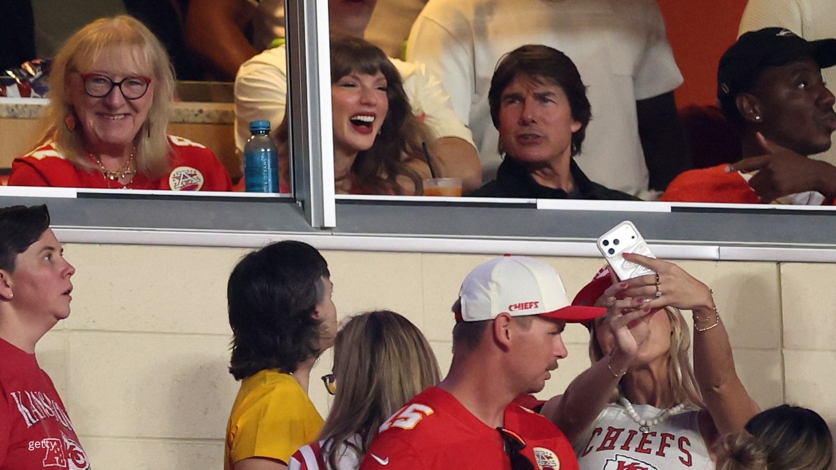 Taylor Swift - Tom Cruise - Donna Kelce