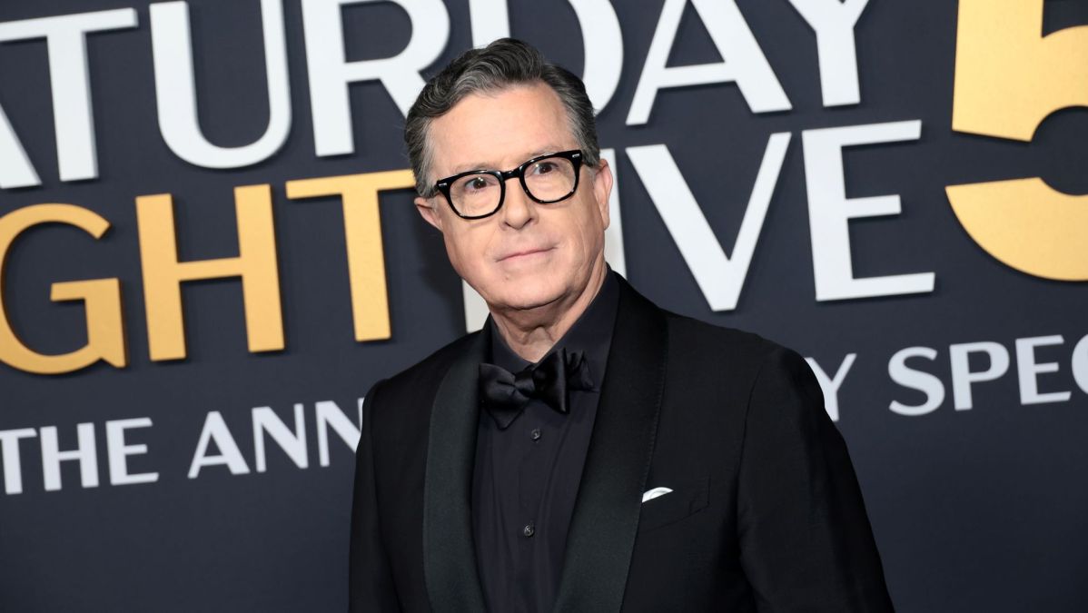 Stephen Colbert celebrates Emmy for 'Late Show' Emmys win after Trump attacks